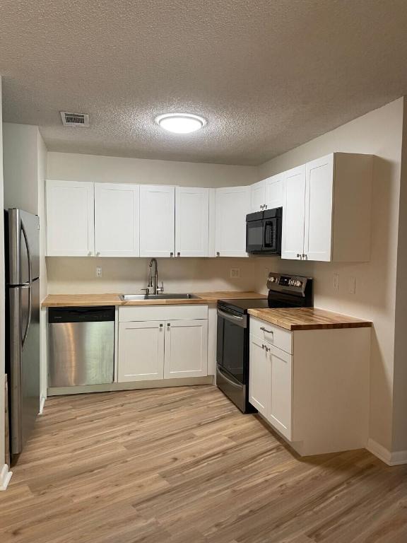 SAVANNAS CLUB CONDO - Residential Lease