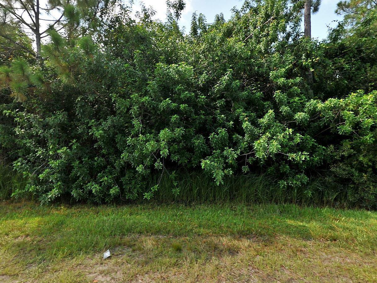Ready to build your new home? Corner lot in Port St.. Lucie. Won't last. Close to shopping and I-95. Sidewalk in front of property.