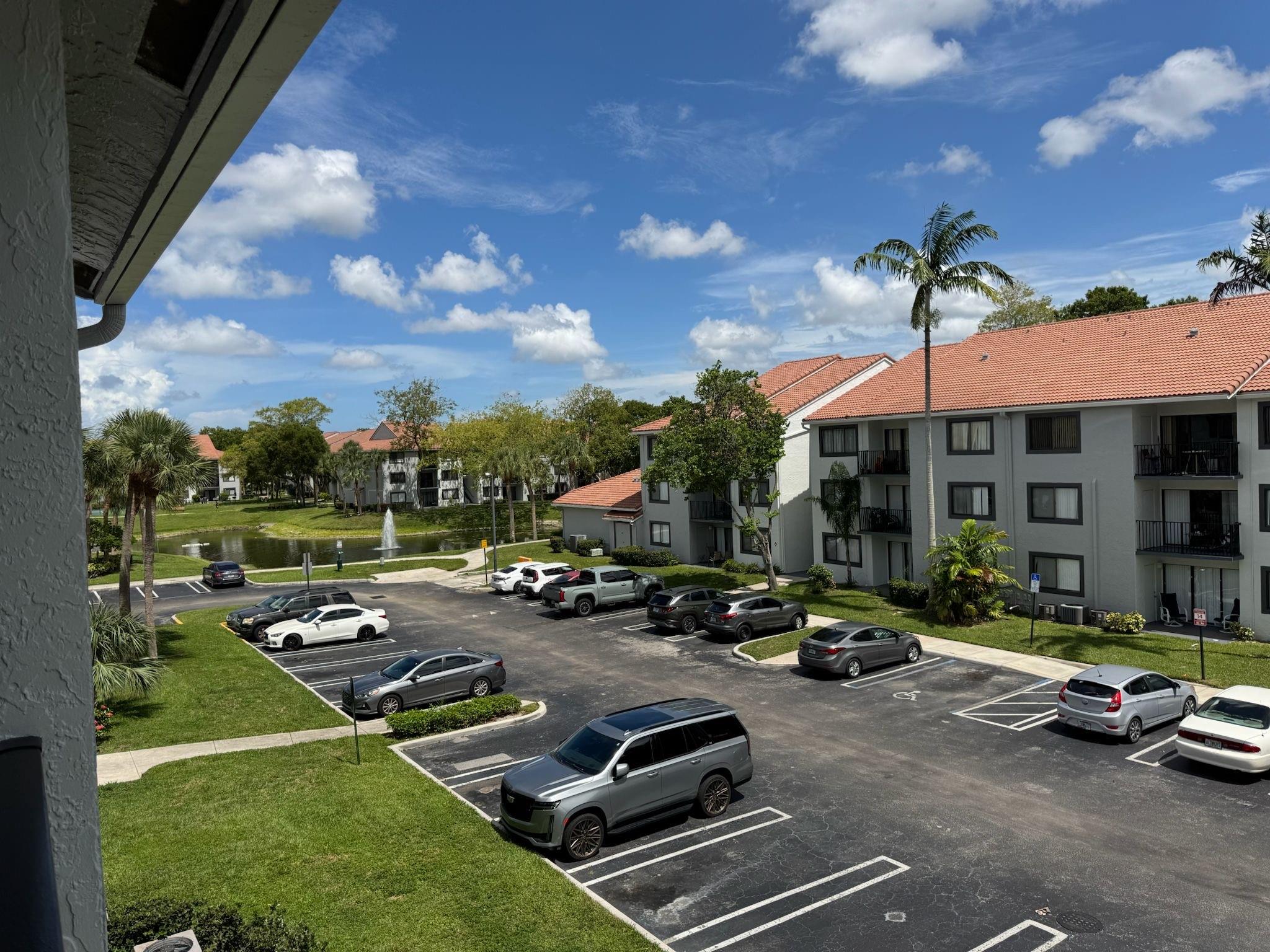 Beautiful unit on a third floor, vaulted ceiling, covered balcony.
Perfect condition, ready to move, great location, just across the street from Coral square mall, popular Coral Springs schools close by, dining and shopping around, close to all major highways.
Complex fenced, security on site, call today for this nice unit in a heart of Coral Springs.
