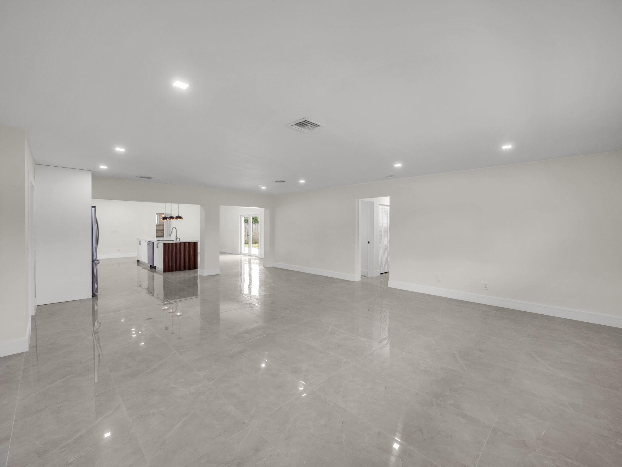 21020 Highland Lakes Boulevard