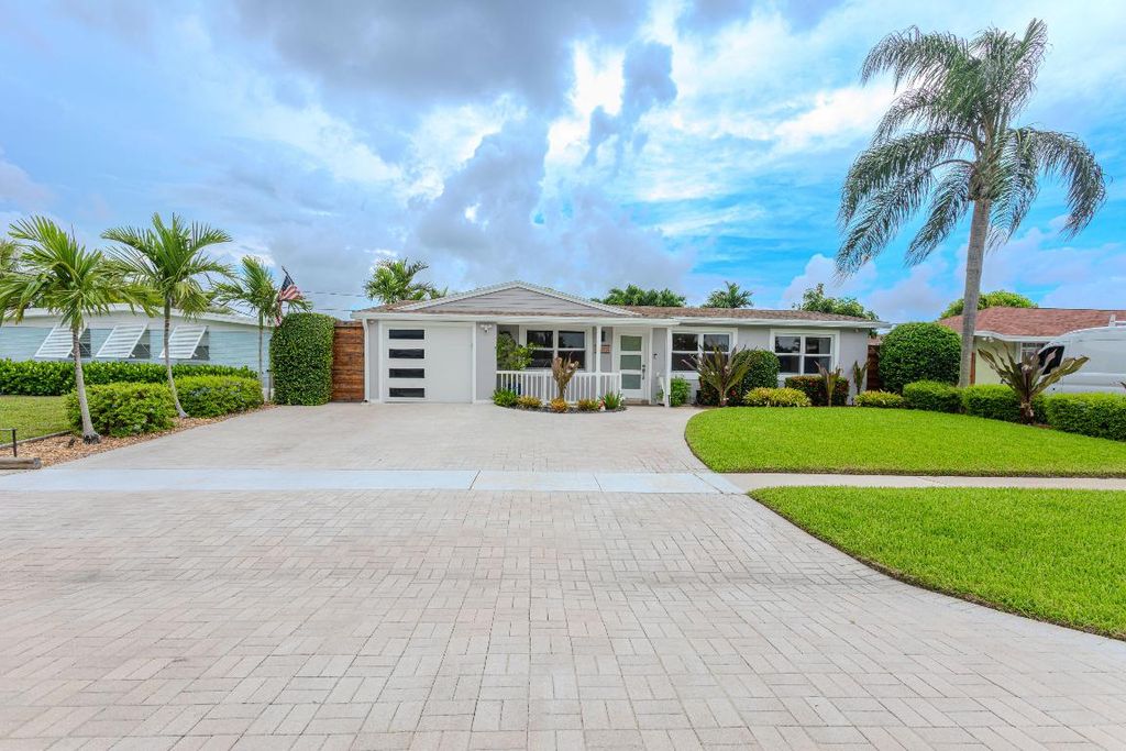 Photo of 3853 Catalina Road, Palm Beach Gardens, FL 33410 (MLS # R11015674)