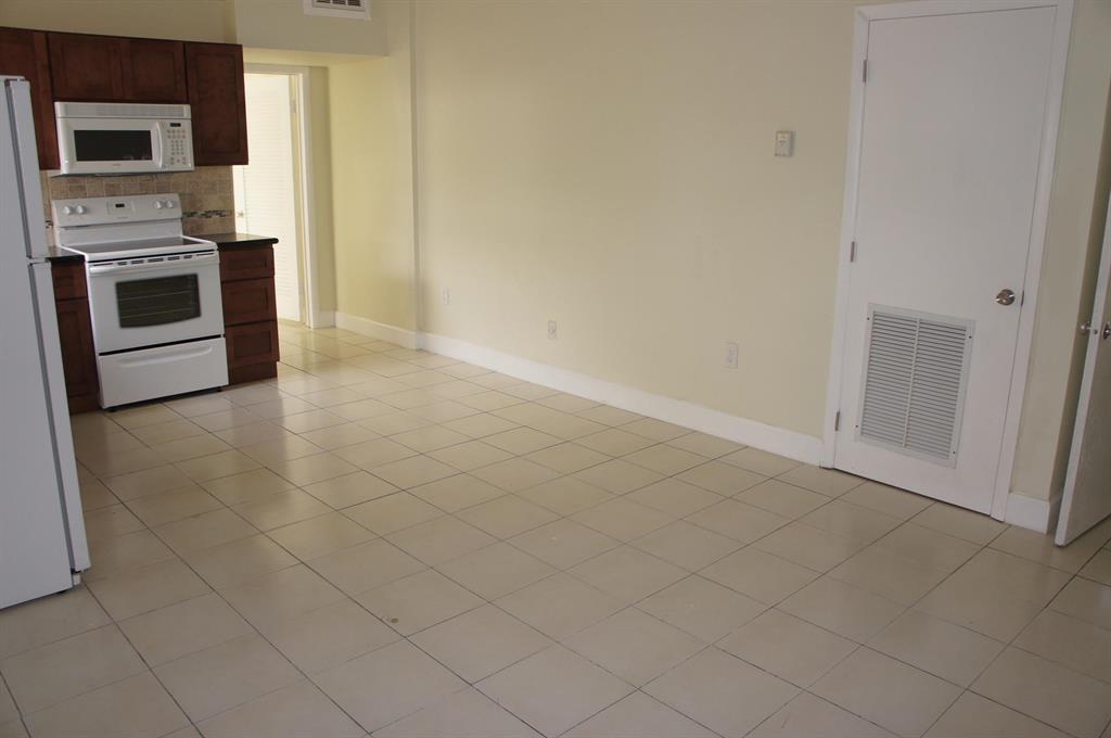 BOCA RATON HILLS SEC 2 - Residential Lease