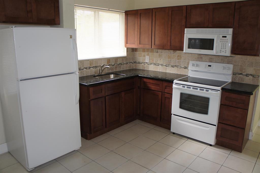 BOCA RATON HILLS SEC 2 - Residential Lease