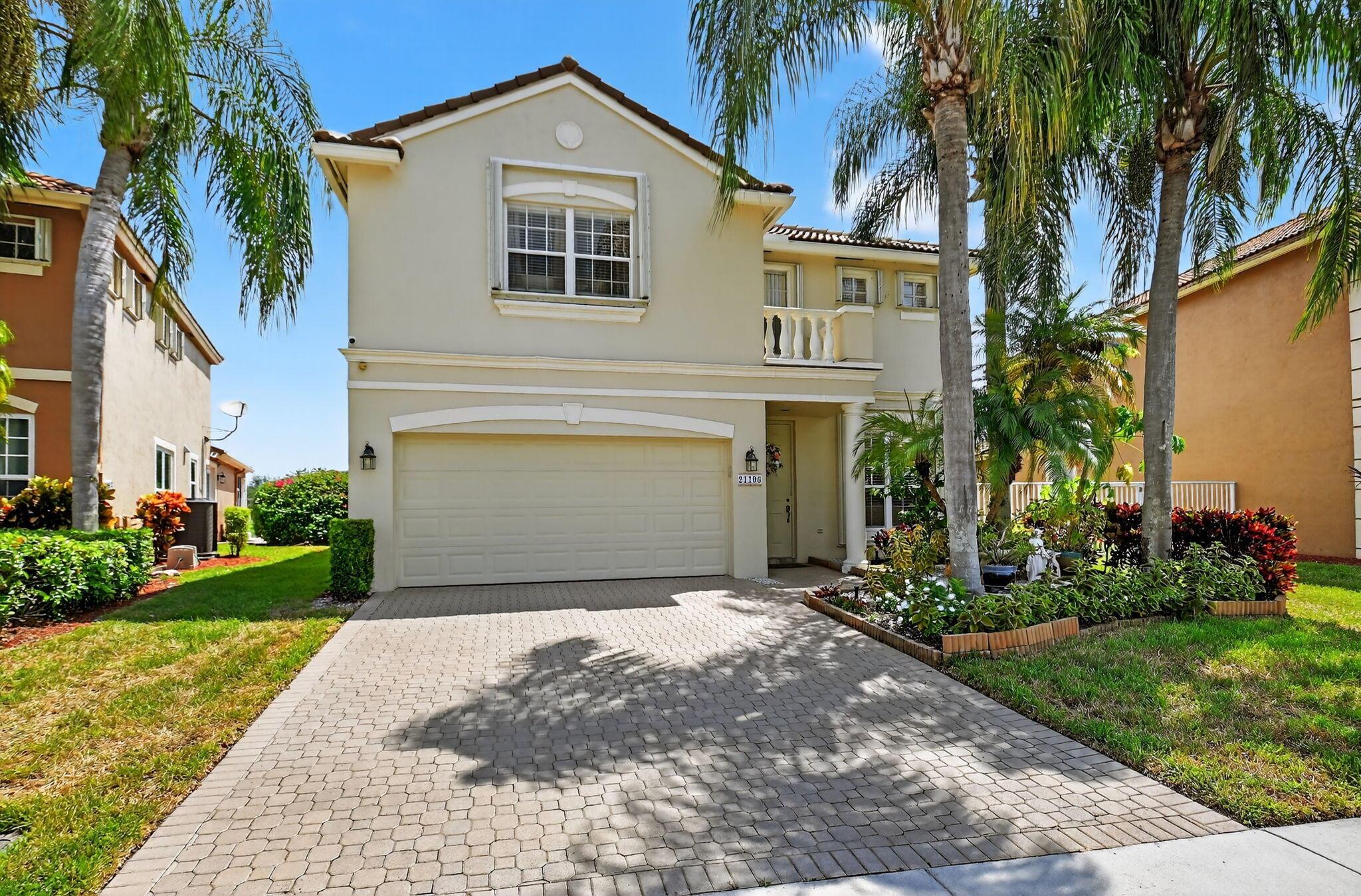 21196 Via Ventura