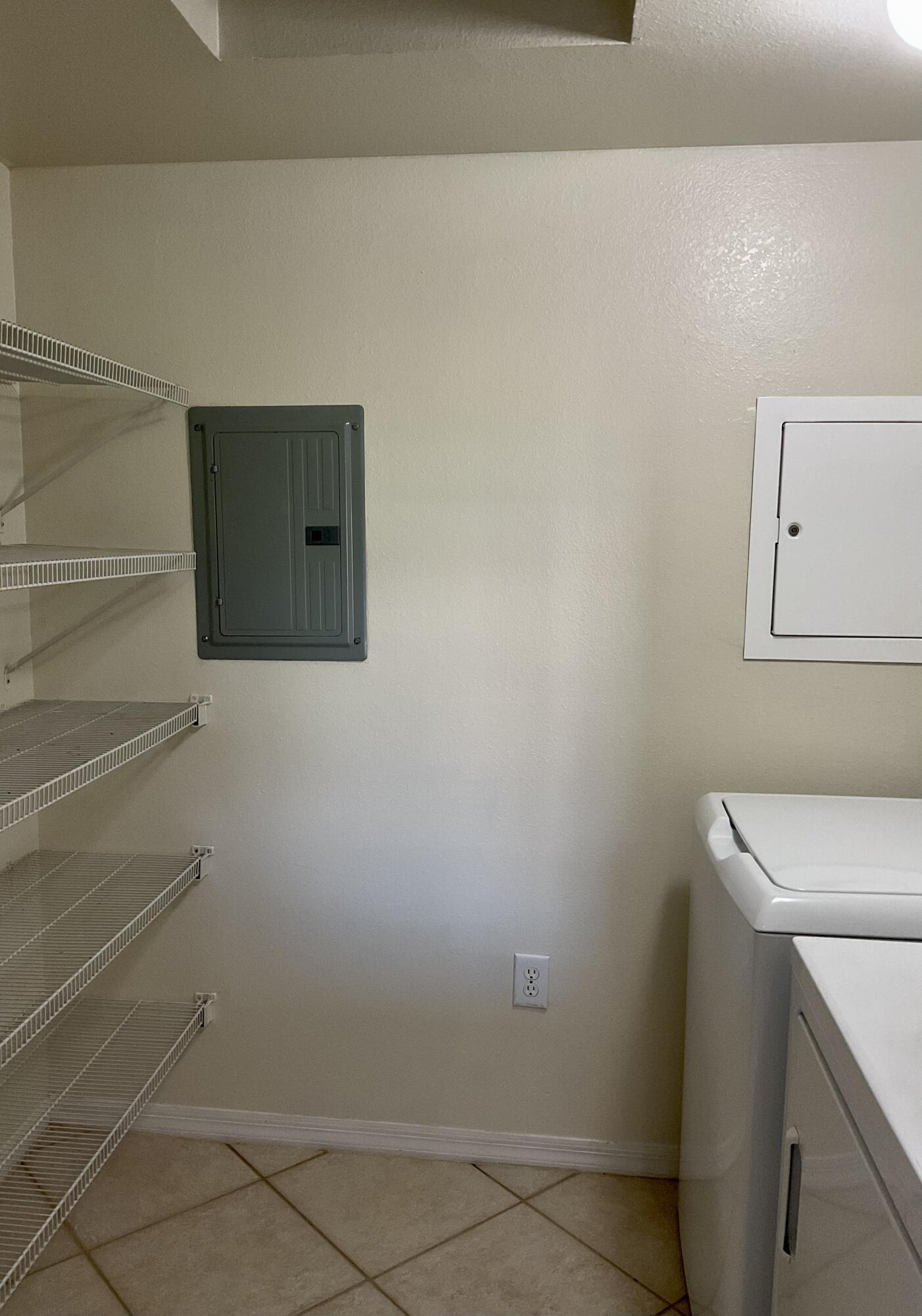 VILLAS AT EMERALD DUNES CONDO - Residential Lease