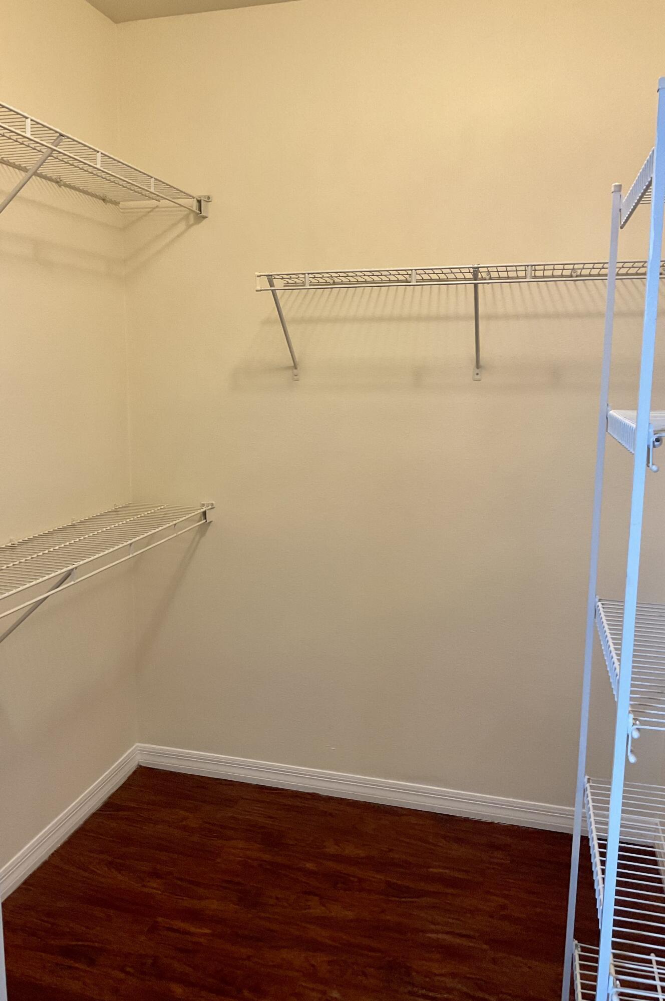 VILLAS AT EMERALD DUNES CONDO - Residential Lease