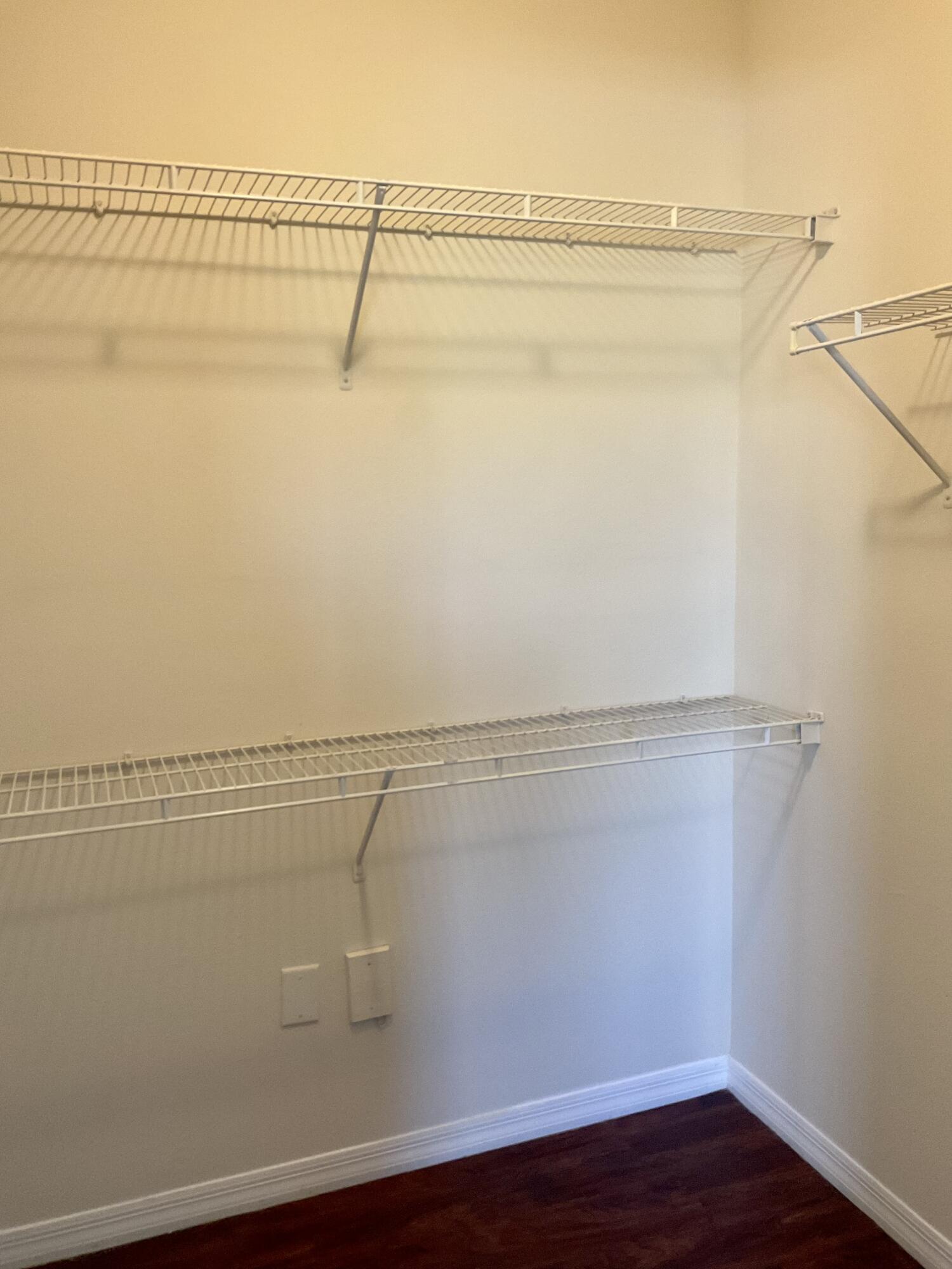 VILLAS AT EMERALD DUNES CONDO - Residential Lease