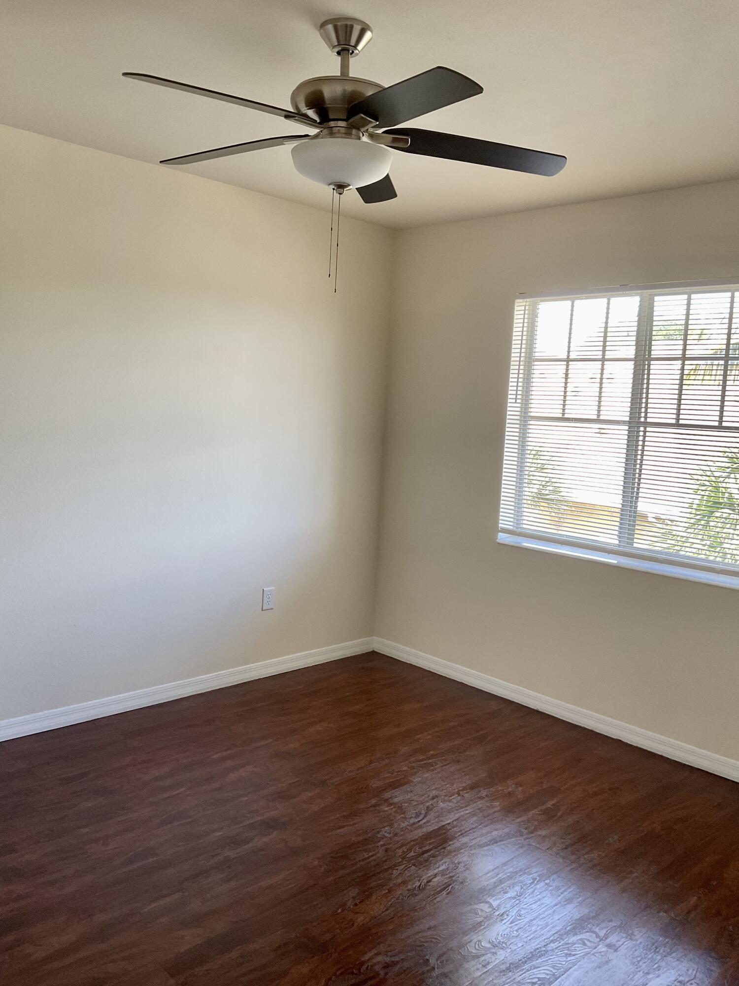 VILLAS AT EMERALD DUNES CONDO - Residential Lease