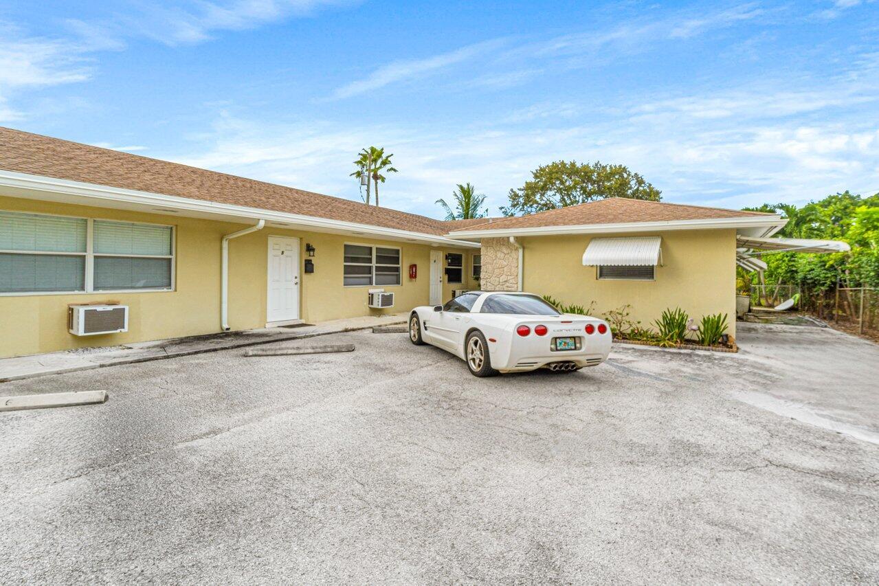 NORTH PALM BEACH VILLAGE - Residential Lease