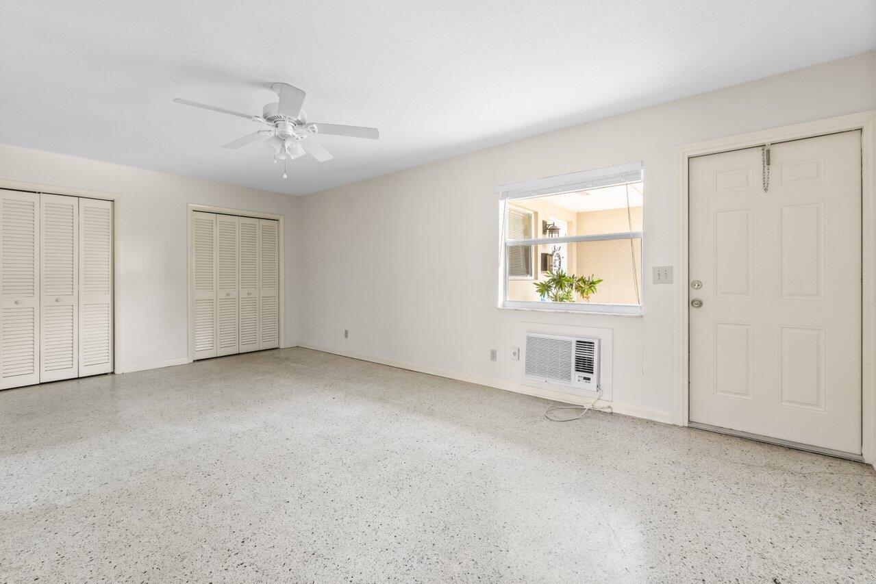 NORTH PALM BEACH VILLAGE - Residential Lease