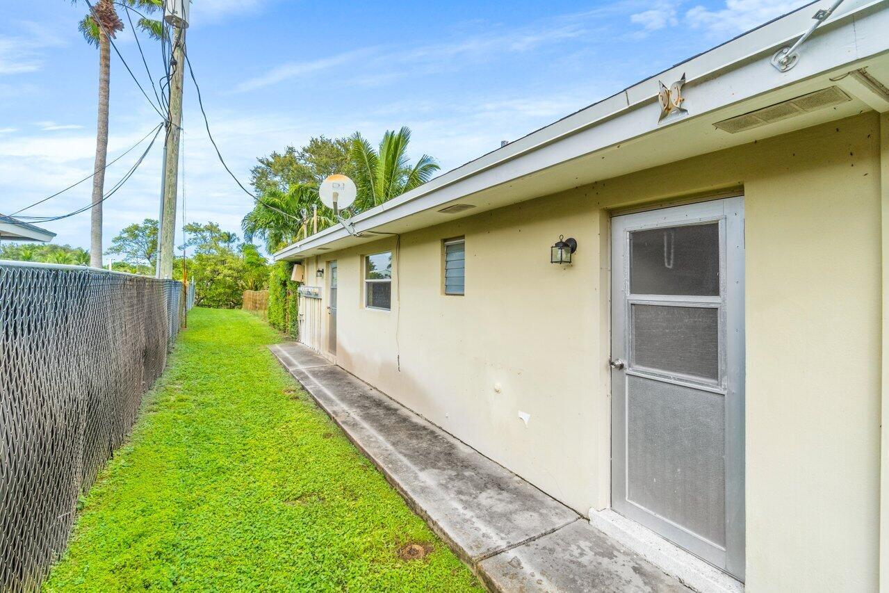 NORTH PALM BEACH VILLAGE - Residential Lease