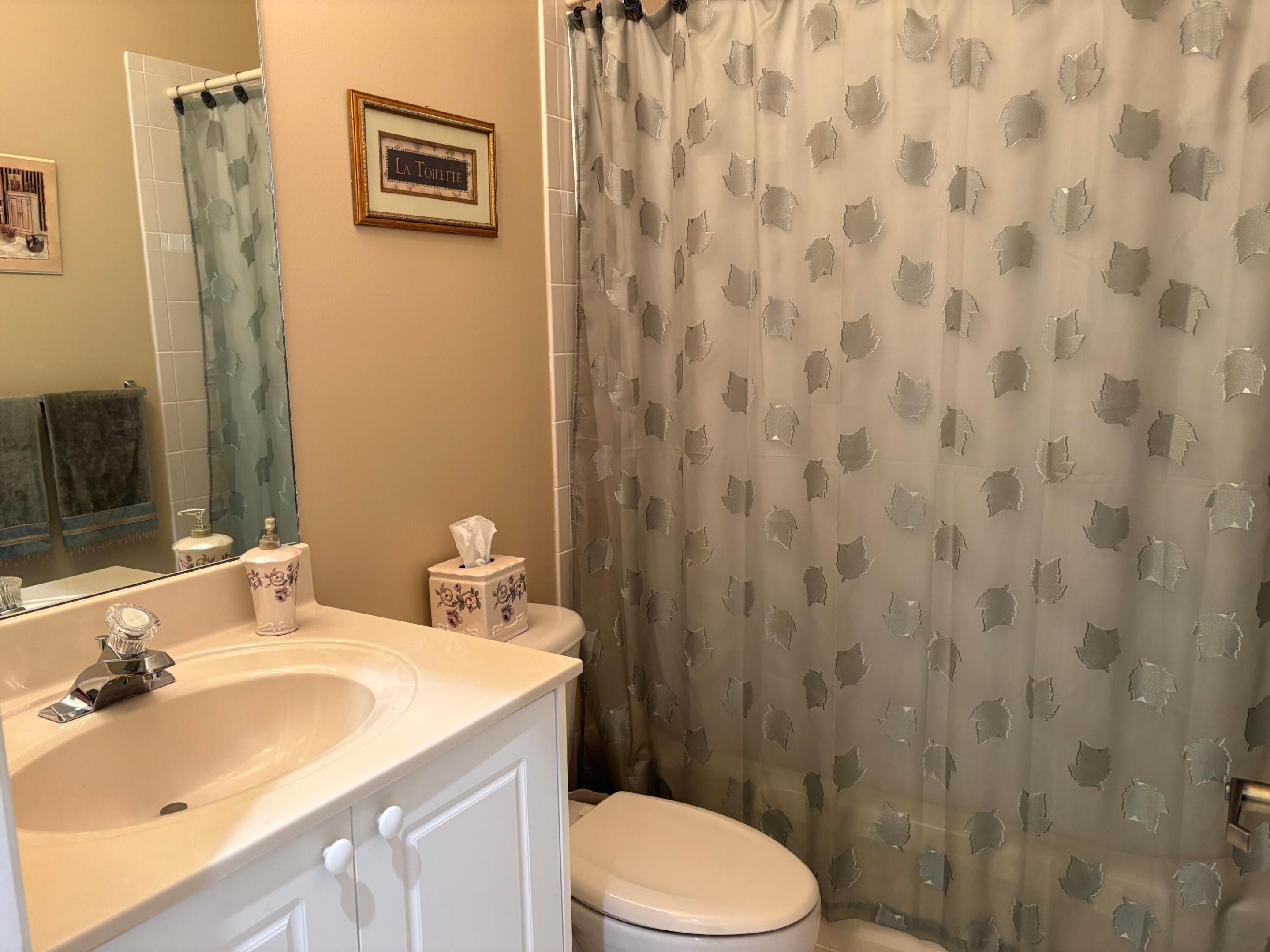 VENETIAN ISLES - Residential