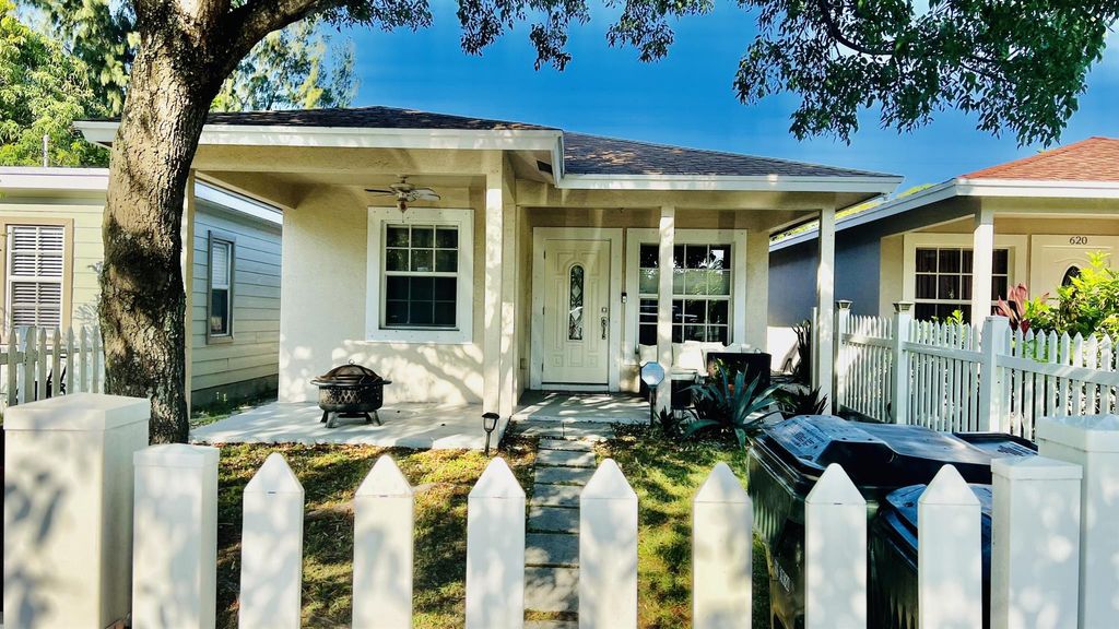 Photo of 622 N D Street, Lake Worth Beach, FL 33460 (MLS # R10991228)