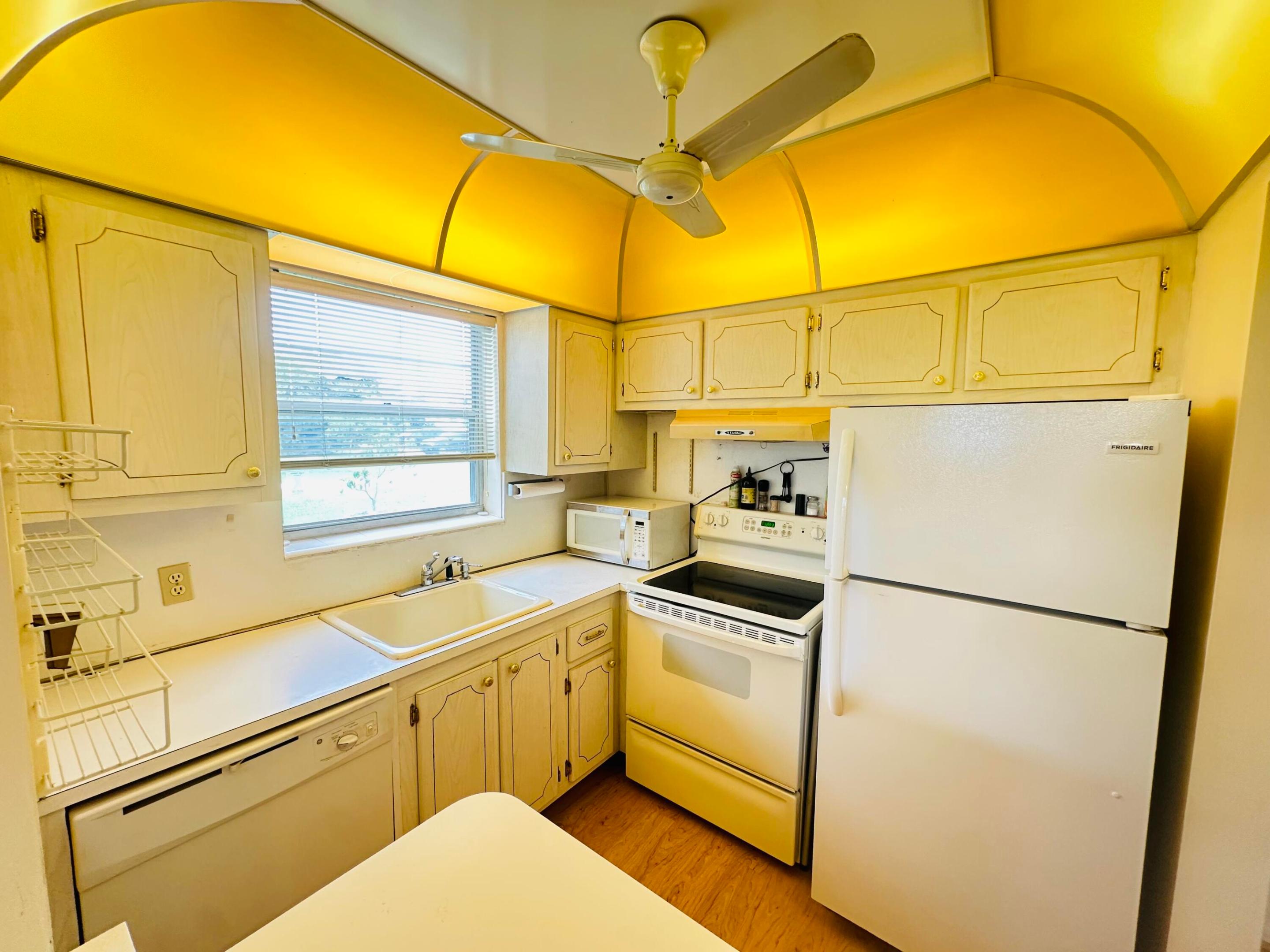 FARNHAM L CONDO - Residential