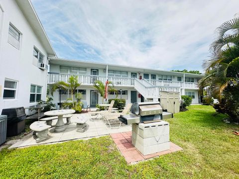 Tiny photo for 269 Farnham L, Deerfield Beach, FL 33442 (MLS # B26029389)