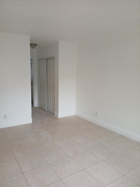 Tiny photo for 4760 LUCERNE LAKES Boulevard W #405, Lake Worth, FL 33467 (MLS # B26053186)