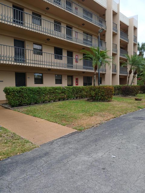 Tiny photo for 4760 LUCERNE LAKES Boulevard W #405, Lake Worth, FL 33467 (MLS # B26053186)