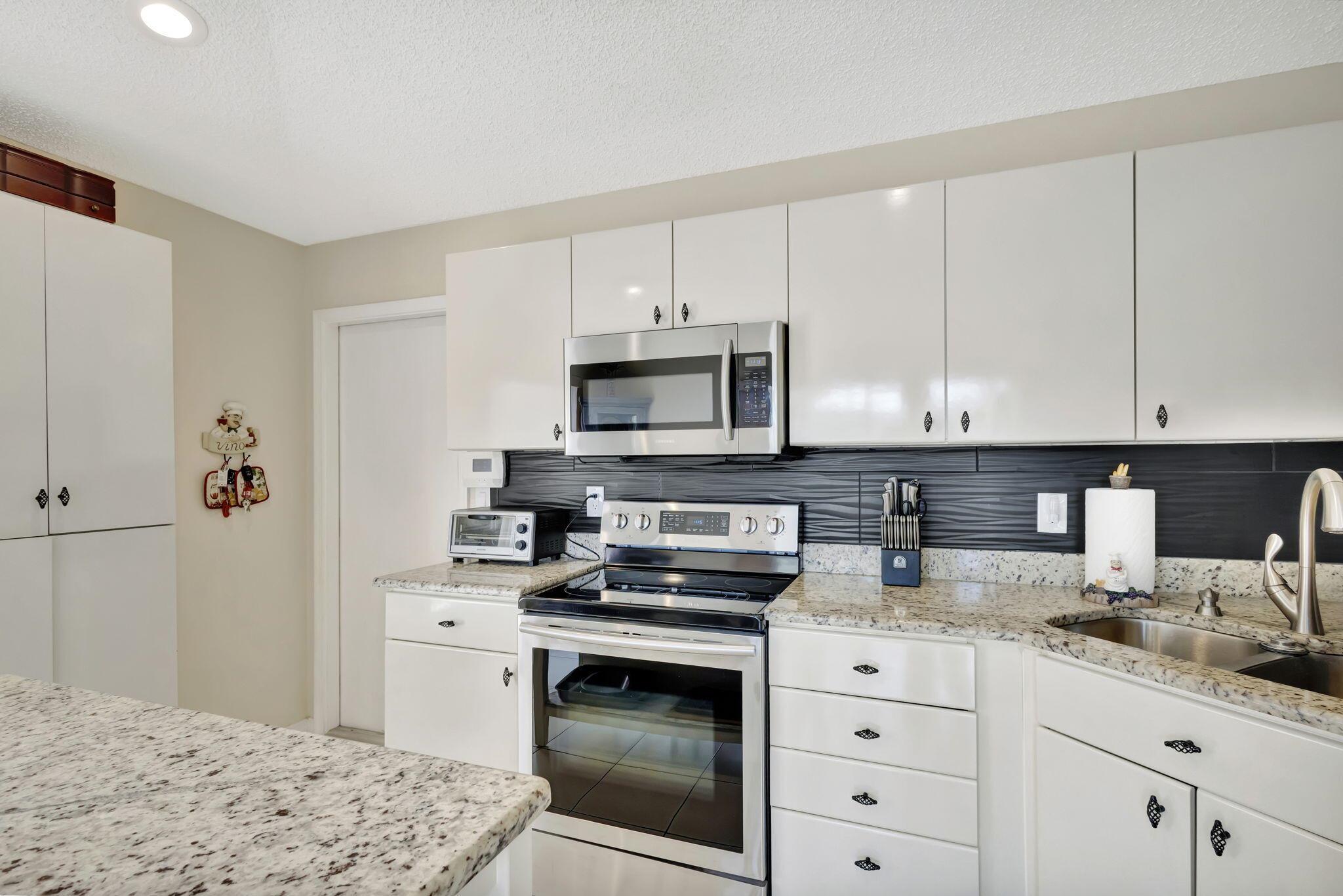 CHARTER CLUB AT MARTIN DO - Residential