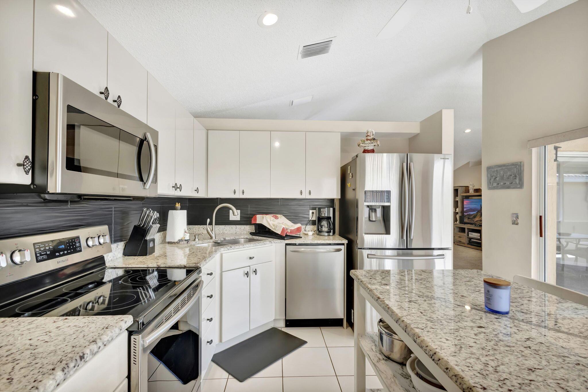CHARTER CLUB AT MARTIN DO - Residential