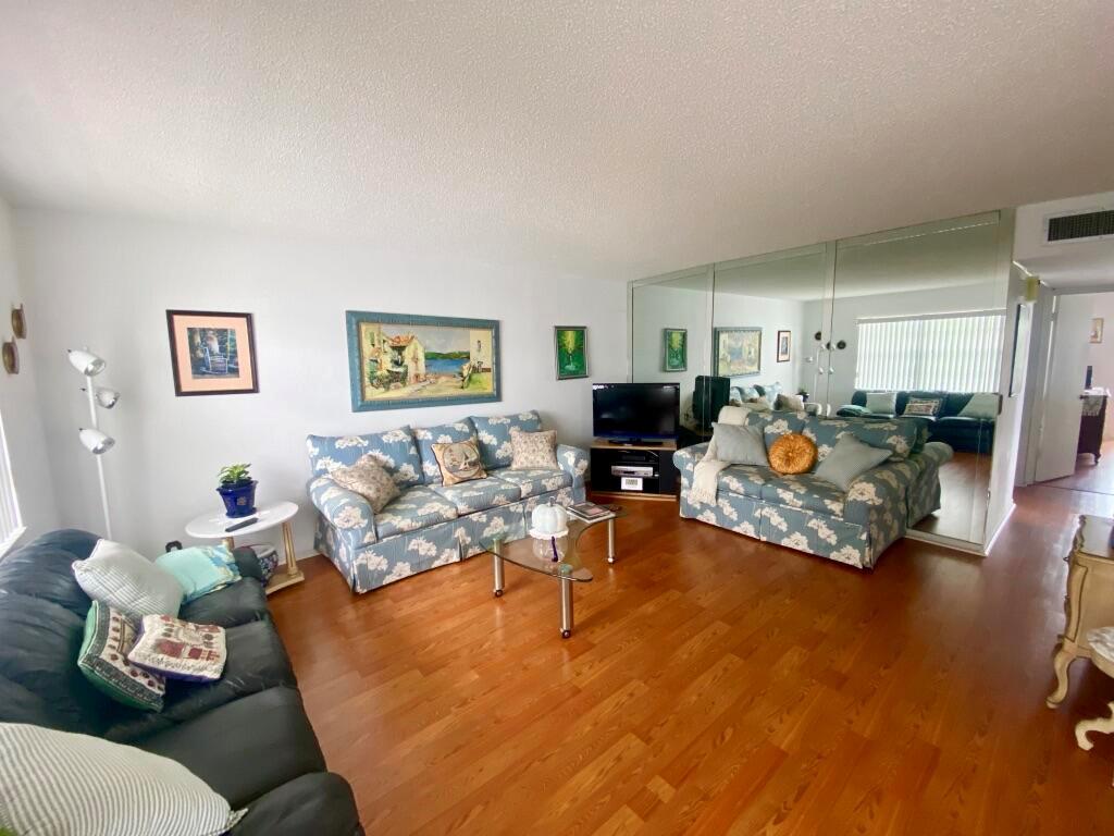 KINGS POINT - Residential Lease