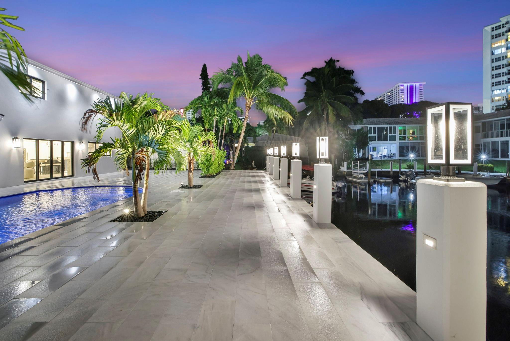 BERMUDA-RIVIERA SUB OF GALT - Residential
