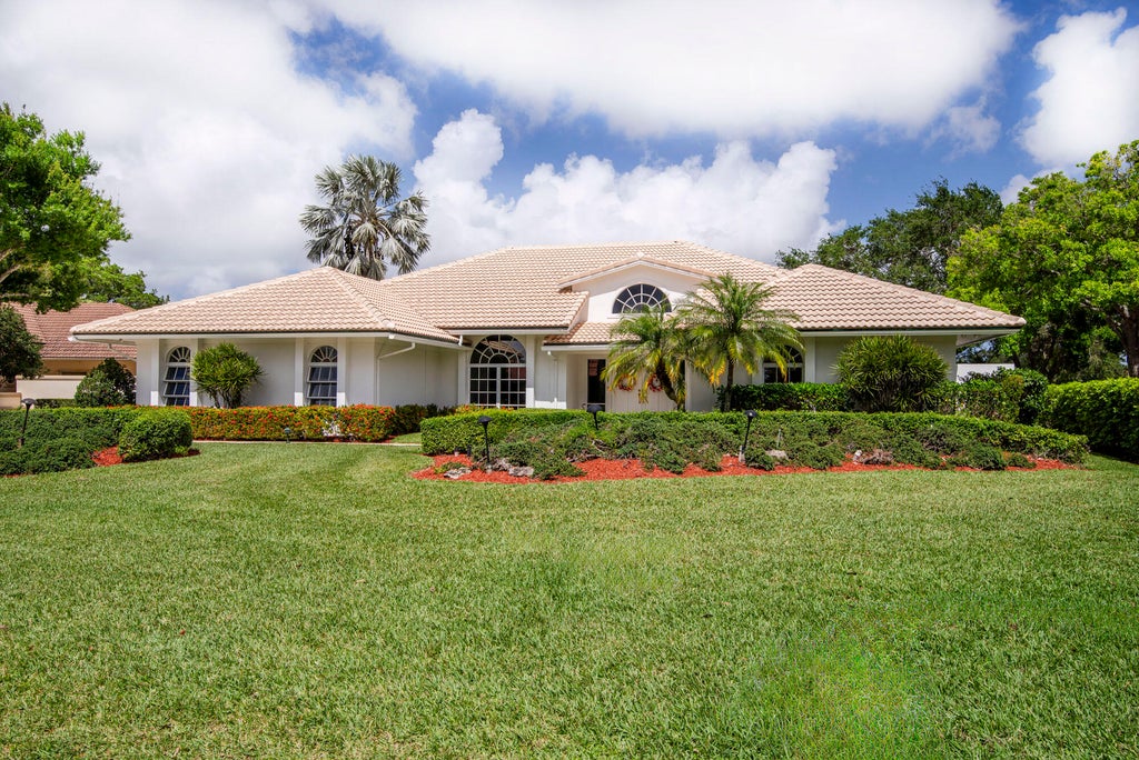 Photo of 193 Thornton Drive, Palm Beach Gardens, FL 33418 (MLS # R11078538)