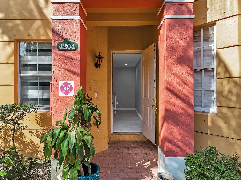 SHOMA TOWNHOMES AT ROYAL PALM BEACH CONDOMINIUM - Residential