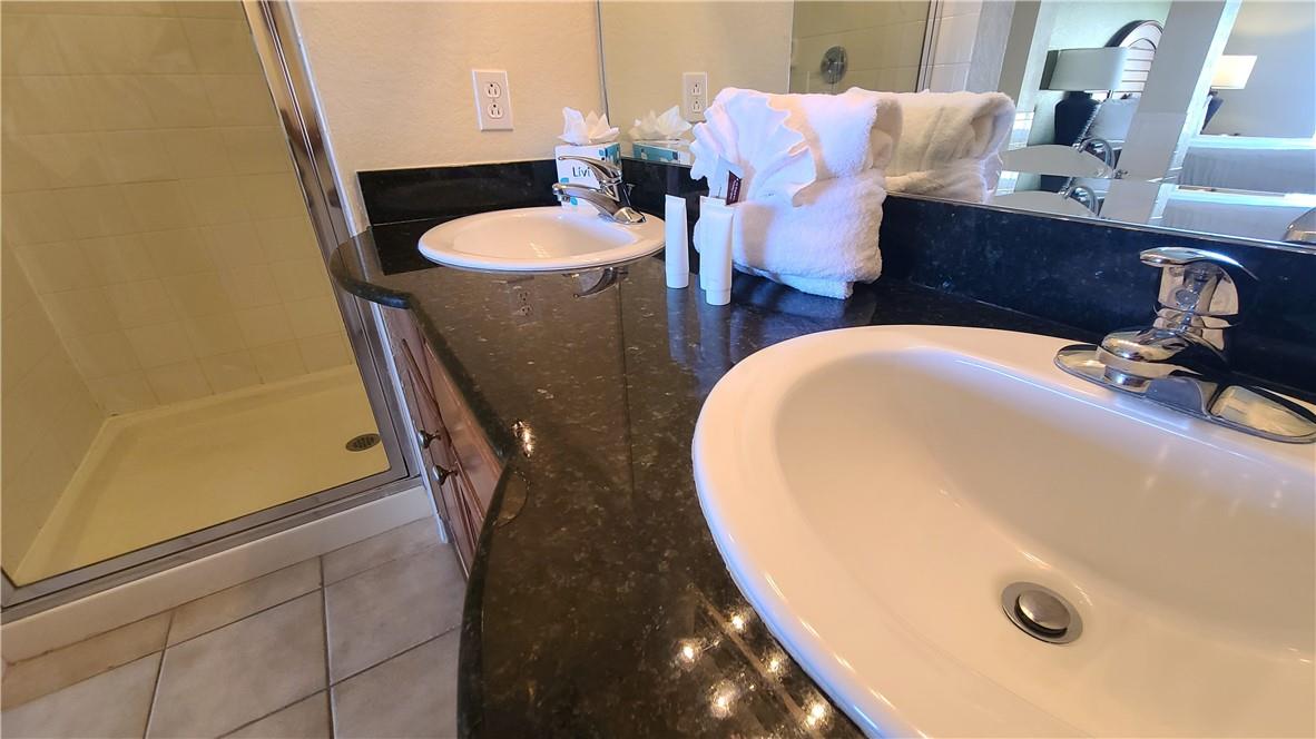 LAKE BUENA VISTA RESIDENC - Residential