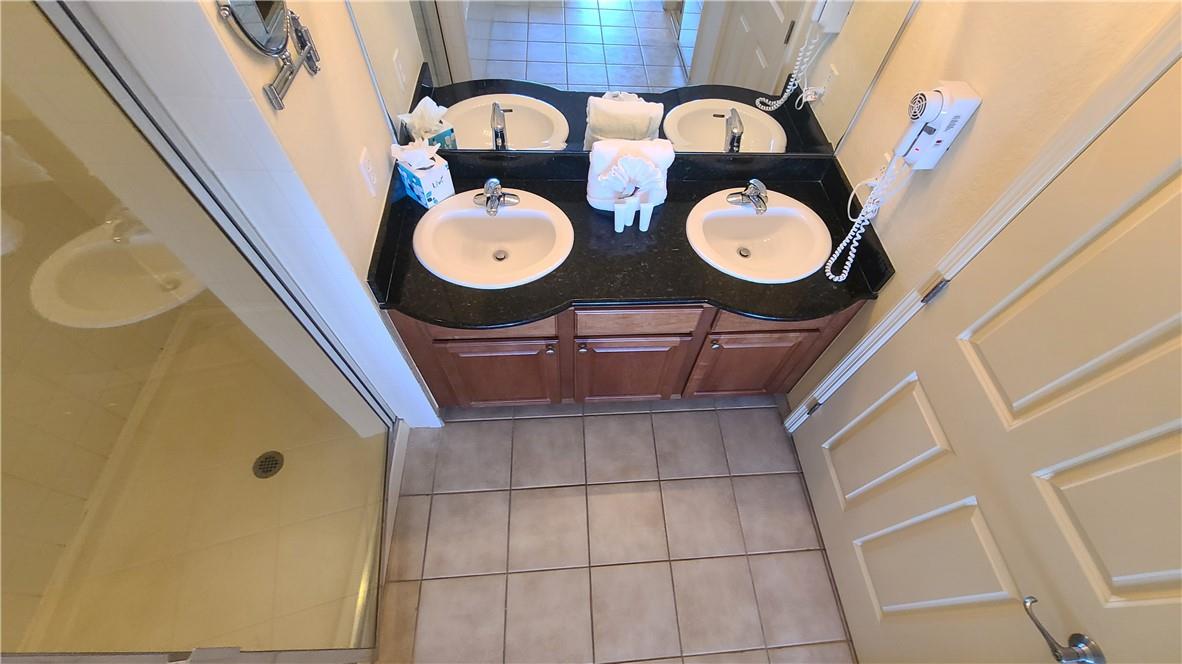 LAKE BUENA VISTA RESIDENC - Residential