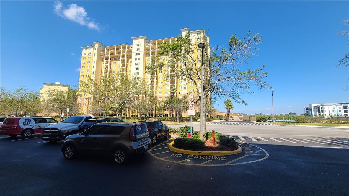 LAKE BUENA VISTA RESIDENC - Residential