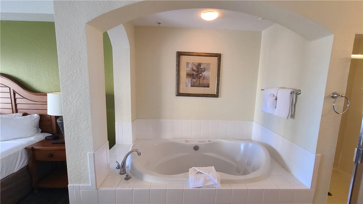 LAKE BUENA VISTA RESIDENC - Residential