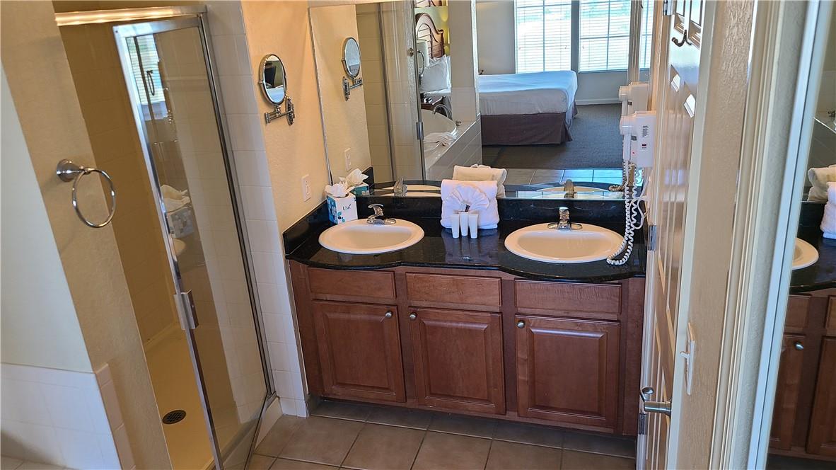 LAKE BUENA VISTA RESIDENC - Residential
