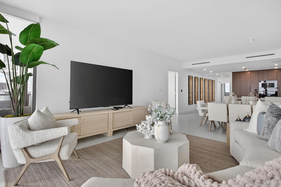 1116 N Ocean Boulevard 901