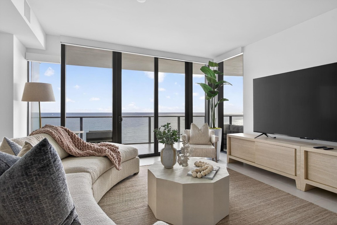 1116 N Ocean Boulevard 901