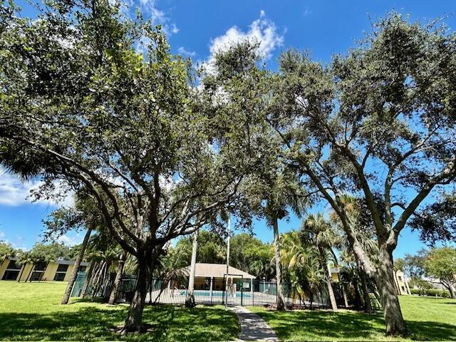View photos, virtual tours, details... 1422 W Meadows Circle 1422