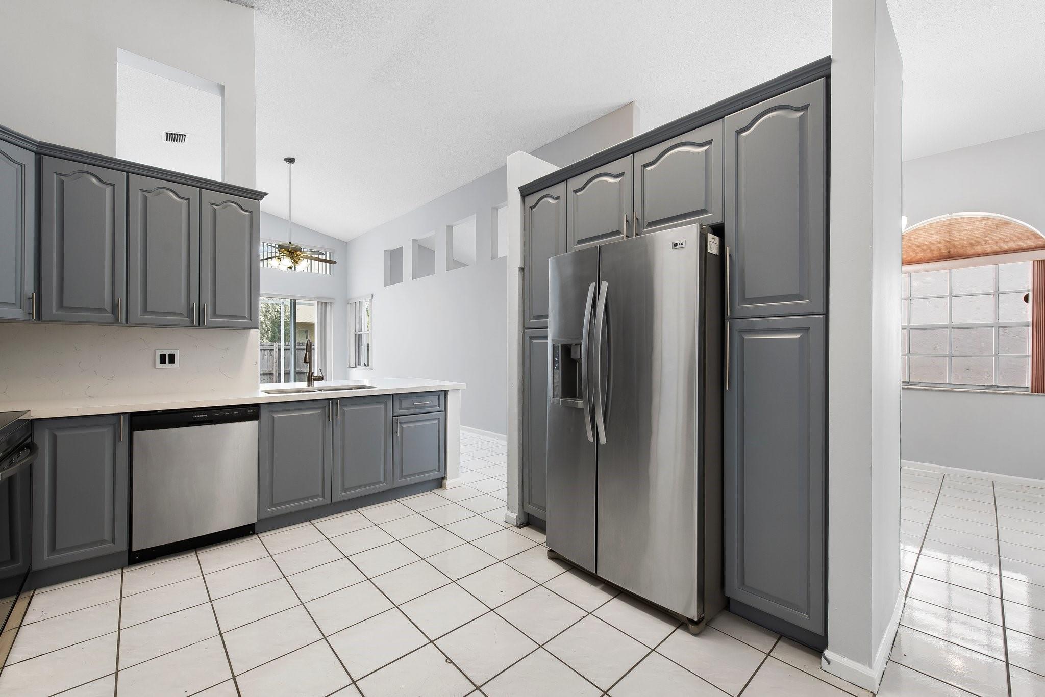 Towngate 156-11 B - Residential