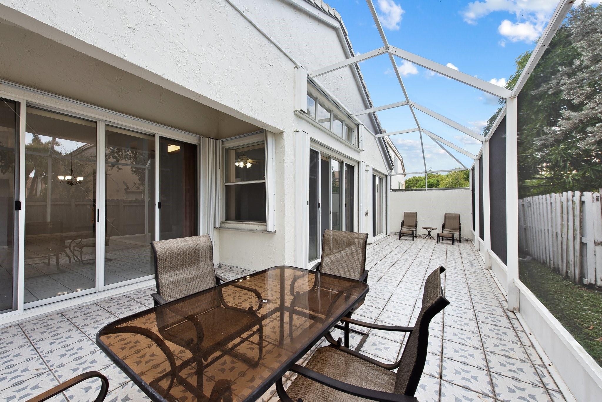 Towngate 156-11 B - Residential