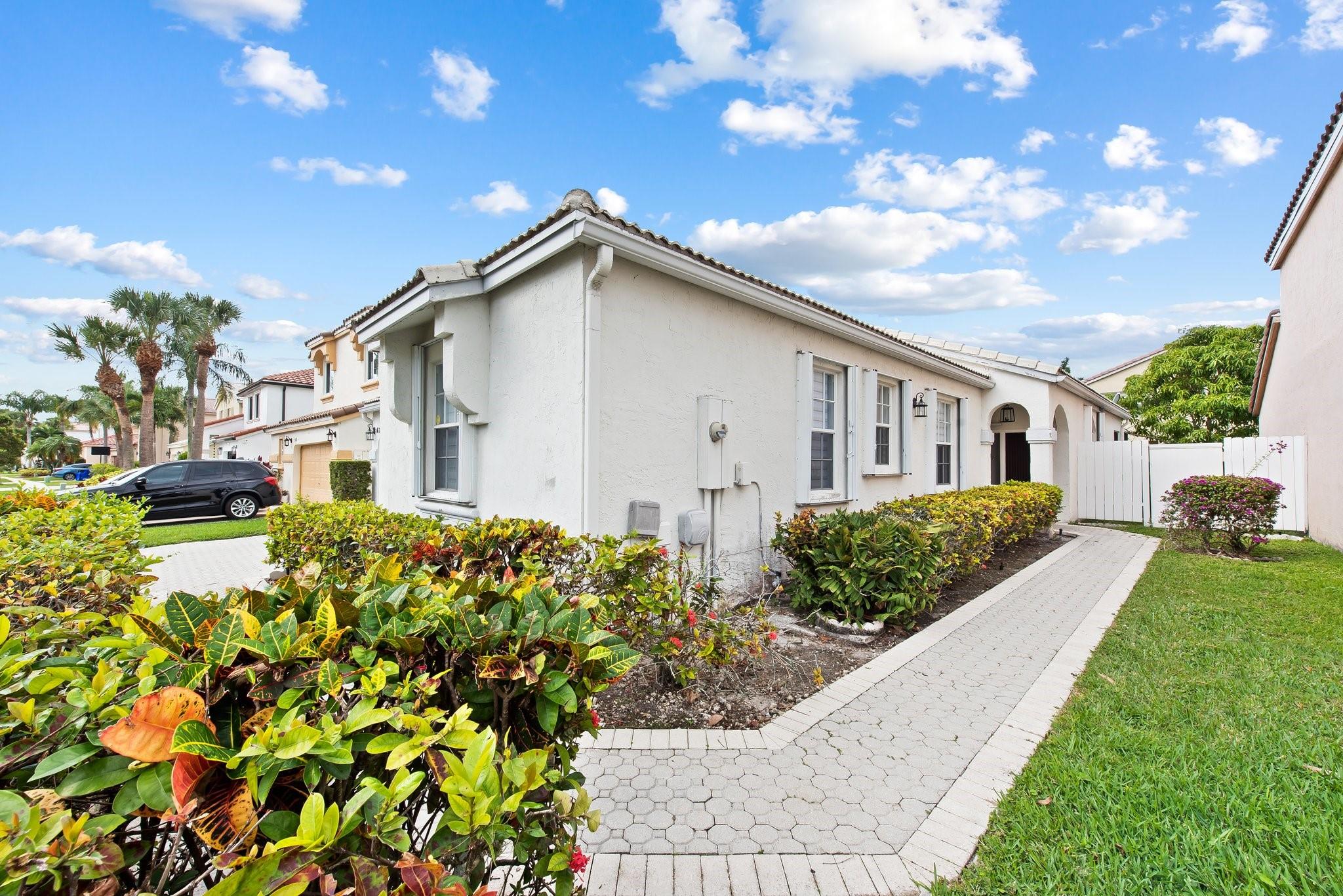 Towngate 156-11 B - Residential