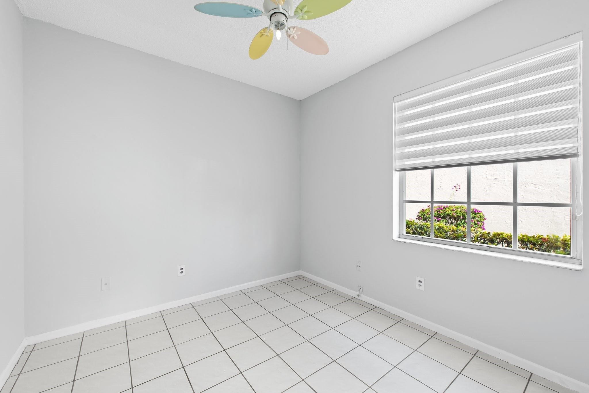 Towngate 156-11 B - Residential