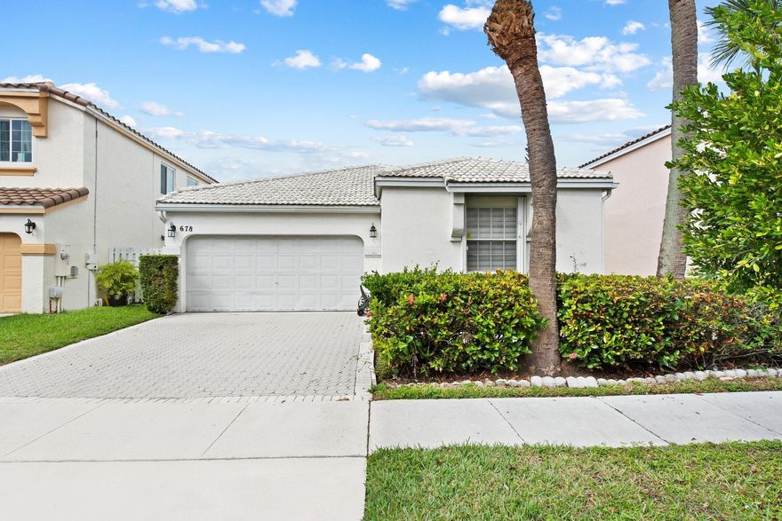 ELEGANT 4 BEDROOM 2 BATH, SINGLE STORY HOME IN THE COMMUNITY OF CLASSIC LANDING IN TOWN GATE . HOME FEATURES BRIGHT AND SPACIOUS FLOOR PLAN, HIGH CEILINGS, TILE FLOORS THROUGHOUT, LARGE MASTER BEDROOM WITH SPACIOUS CLOSET, LAUNDRY ROOM, TWO CAR GARAGE, HIGH EFFICIENCY A/C, UPDATED KITCHEN WITH STAINLESS STEEL APPLIANCES AND ELEGANT COUNTERTOP. LARGE BACKYARD, ACCORDIAN SHUTTERS THROUGHOUT HOME ON ALL WINDOWS. SPRINKLER SYSTEM. LOW HOA. NEAR I-75 AND GREAT SCHOOLS IN AREA. CLOSE TO RECREATIONAL FACILITIES. MOTIVATED SELLER, VERY FLEXABLE !!!!