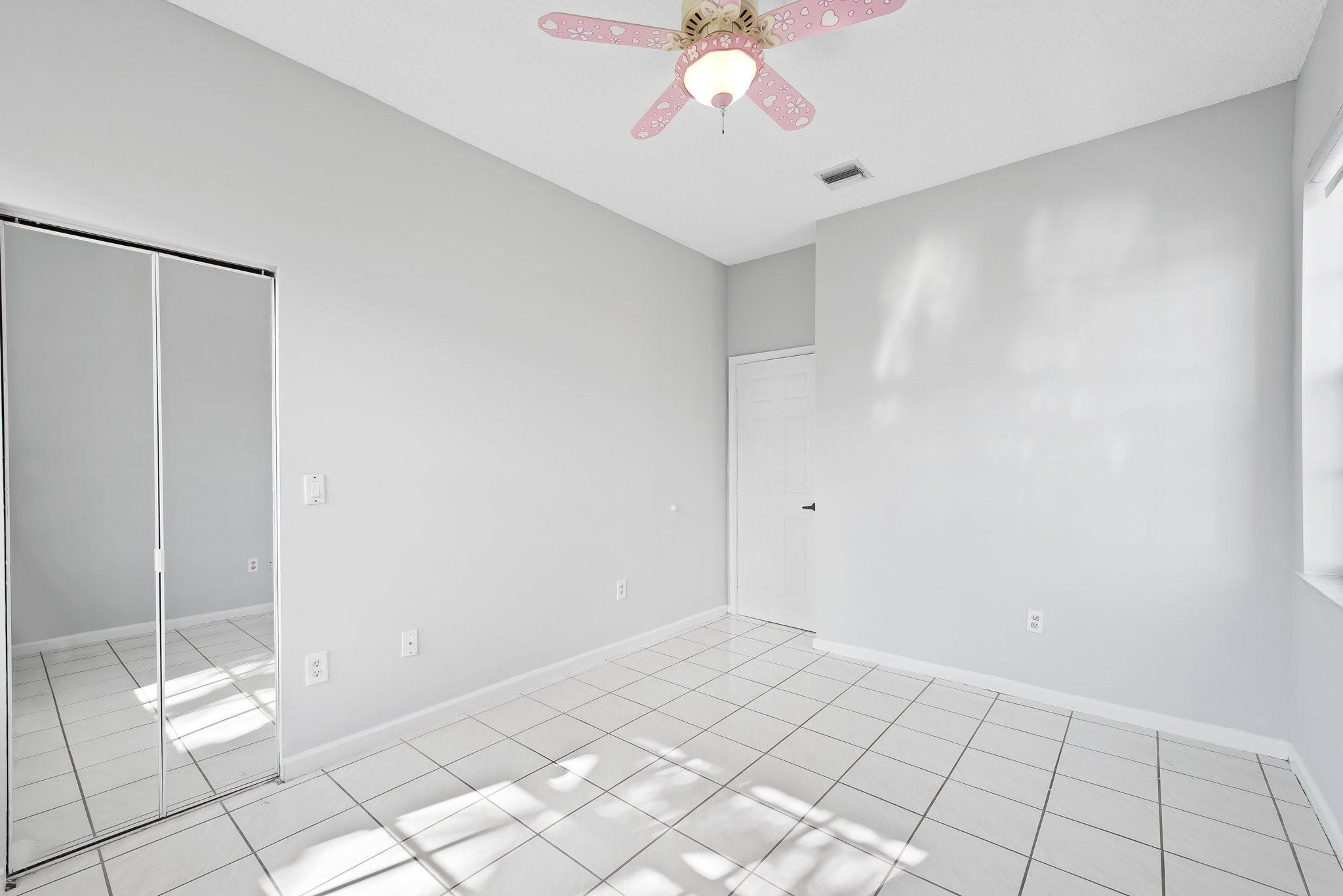 Towngate 156-11 B - Residential