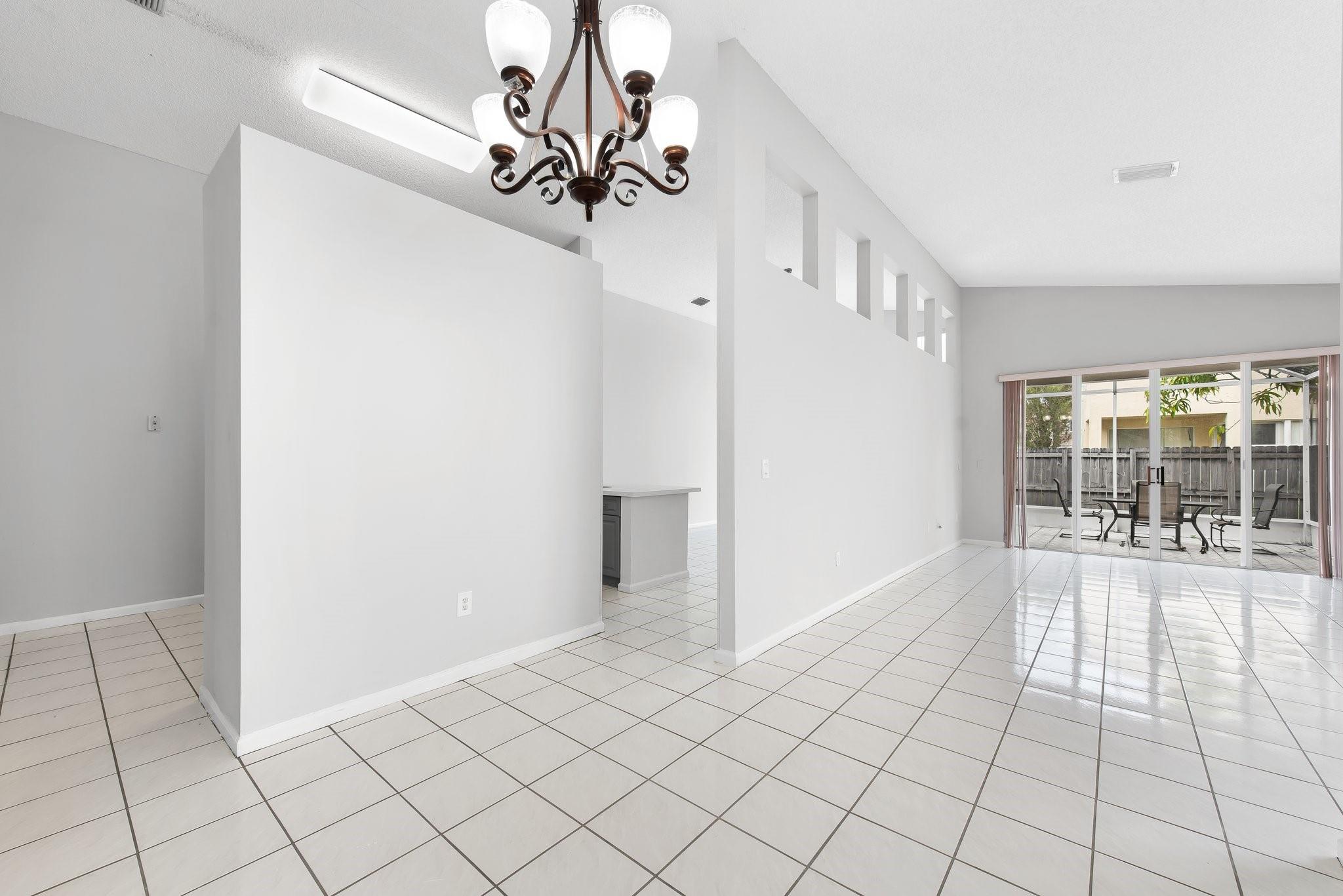 Towngate 156-11 B - Residential