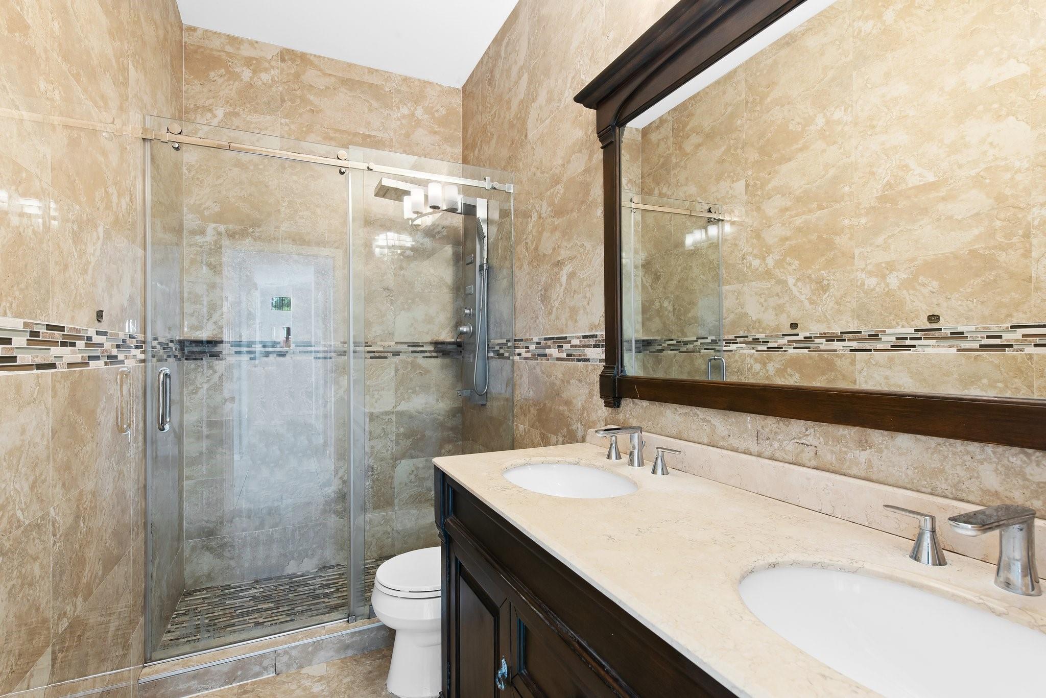 Towngate 156-11 B - Residential