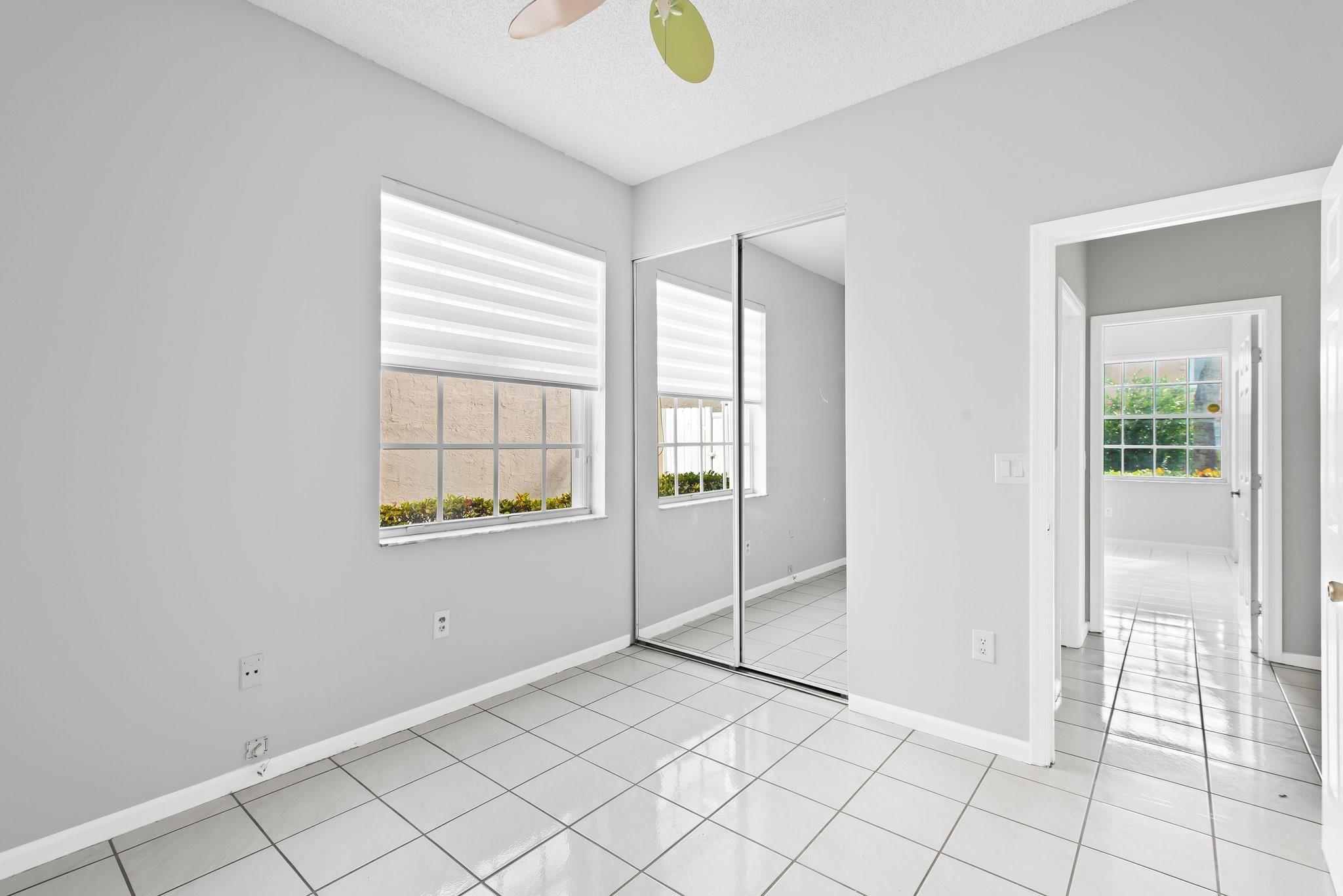 Towngate 156-11 B - Residential