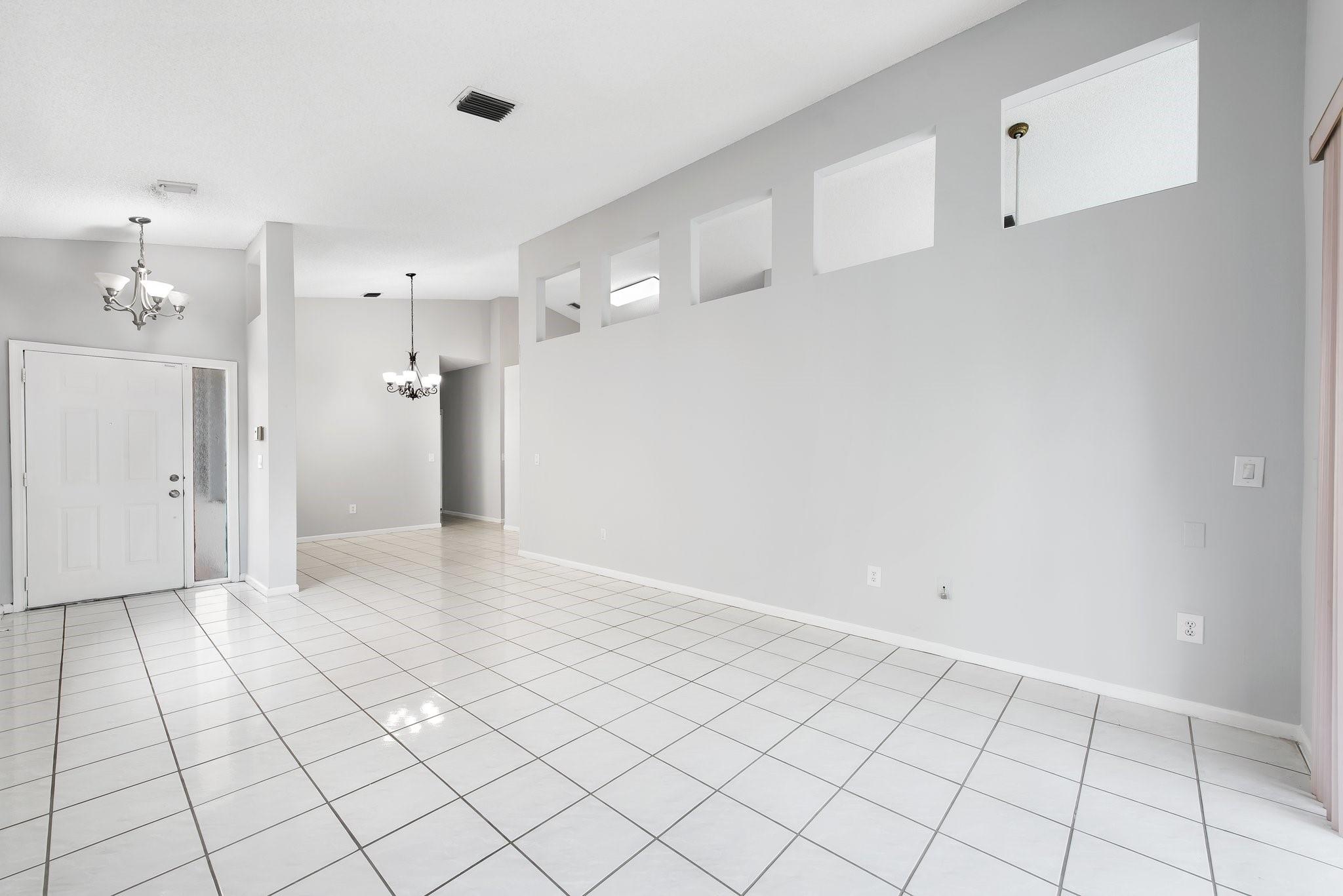 Towngate 156-11 B - Residential