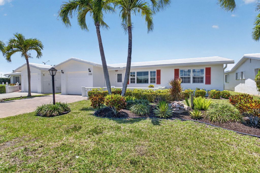 Photo of 1709 SW 20th Street, Boynton Beach, FL 33426 (MLS # B26021636)