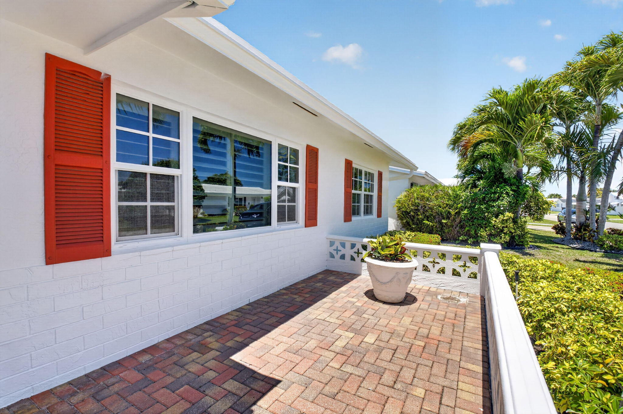 PALM BEACH LEISUREVILLE SEC 10 - Residential