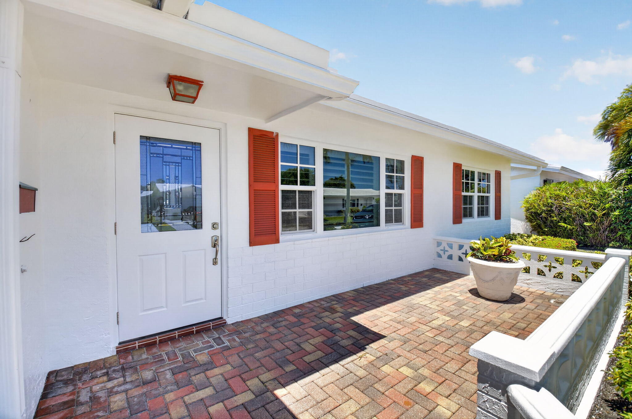 PALM BEACH LEISUREVILLE SEC 10 - Residential