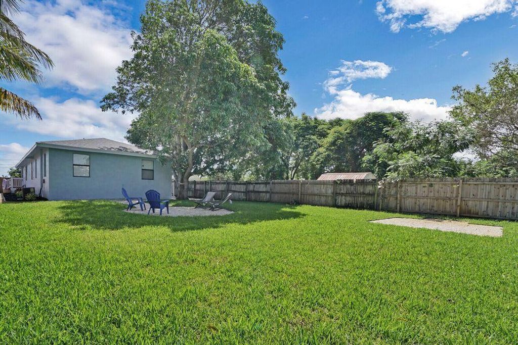 Photo of 610 SE 2nd Avenue #A, Delray Beach, FL 33483 (MLS # R11165852)