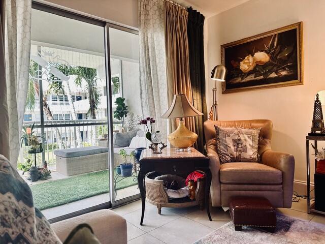 WILTON SHORES EAST CONDO - Residential